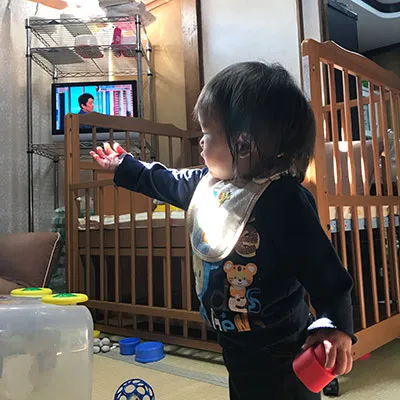 朝の光に手を伸ばす君